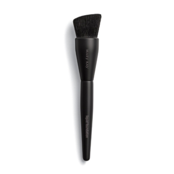 Mary Kay | CC Cream & Foundation Brush - Picture 13 of 14